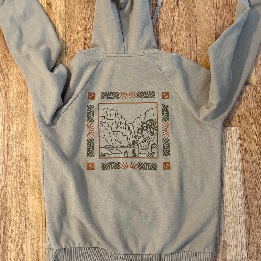 Men’s under armour hoodie